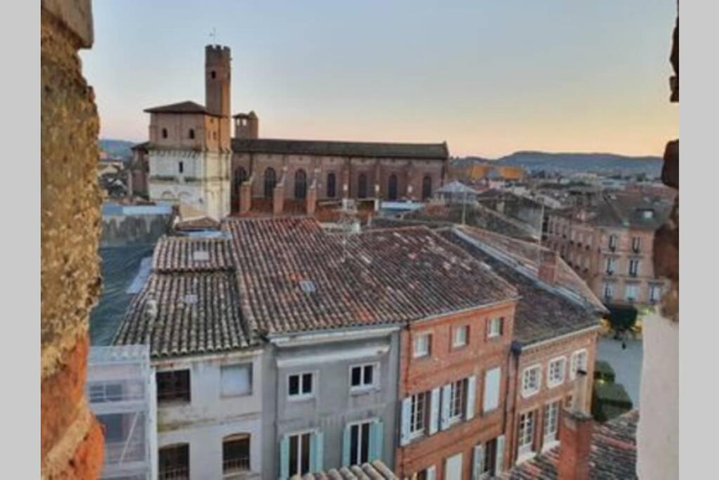 Appartement Exceptionnel 4 Etoiles Hyper Centre Albi 65 M2 Au 4Eme Etage Sans Ascenseur Avec Une Tour Du 12Eme Siecle 외부 사진